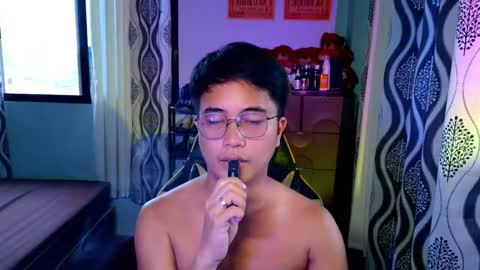 Snapshot of _maxurbate chatting on 02/18/26, 07:48 MAX Dont forget to follow online show from 02/18/26, 07:48