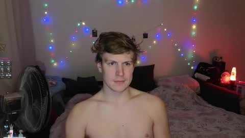 Snapshot of _medaed20_ chatting on 10/22/25, 06:18 Medaed20 online show from 10/22/25, 06:18