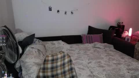 Snapshot of _medaed20_ chatting on 11/13/25, 07:46 Medaed20 online show from 11/13/25, 07:46