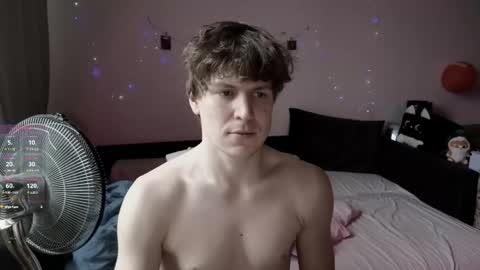 Snapshot of _medaed20_ chatting on 12/21/25, 10:11 Medaed20 online show from 12/21/25, 10:11