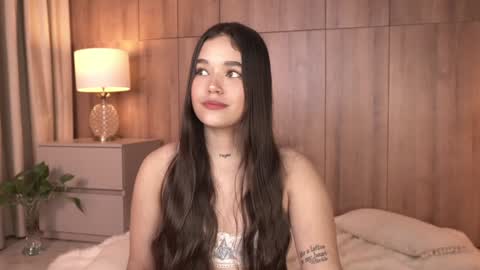 Snapshot of _meghan_gomez1_ chatting on 11/03/25, 11:37 online show from 11/03/25, 11:37