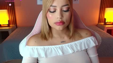 Snapshot of _meliblue chatting on 11/14/25, 07:56 Meli online show from 11/14/25, 07:56