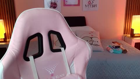 Snapshot of _meliblue chatting on 12/01/25, 07:30 Meli online show from 12/01/25, 07:30