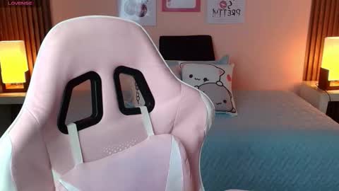 Snapshot of _meliblue chatting on 12/04/25, 07:11 Meli online show from 12/04/25, 07:11