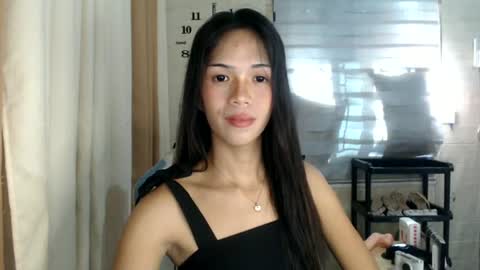 Melly online show from 06/16/26, 07:00