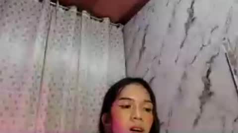 Melly online show from 06/23/26, 05:55