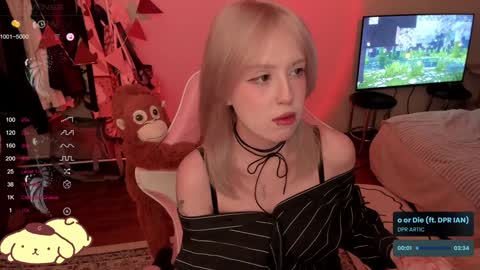 Snapshot of _meowmiko__ chatting on 12/21/24, 11:24 miko3 online show from 12/21/24, 11:24