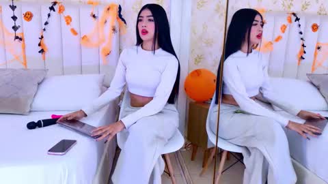 Snapshot of _miaa_monroe chatting on 10/27/25, 07:51 Mia Monroe online show from 10/27/25, 07:51