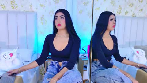 Snapshot of _miaa_monroe chatting on 11/06/25, 07:48 Mia Monroe online show from 11/06/25, 07:48