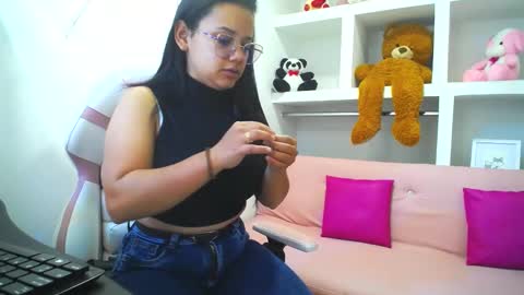  Mia  online show from 01/11/25, 12:50