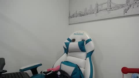  Mia  online show from 02/18/25, 01:11