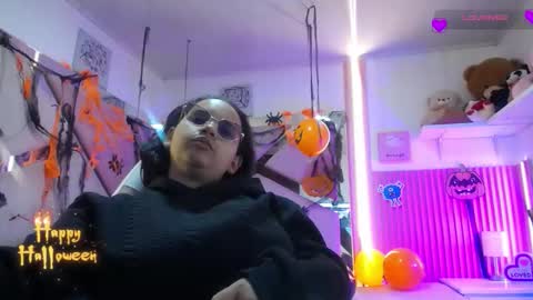  Mia  online show from 11/01/25, 12:40