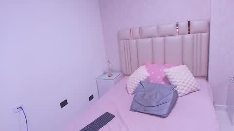 Mia  online show from 01/17/26, 11:59