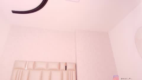 Mia  online show from 03/12/26, 11:49