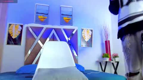 Snapshot of _miguel7w7 chatting on 11/30/25, 01:37 miguel tomorrow from 200 pm Colombia to 1000 pm online show from 11/30/25, 01:37