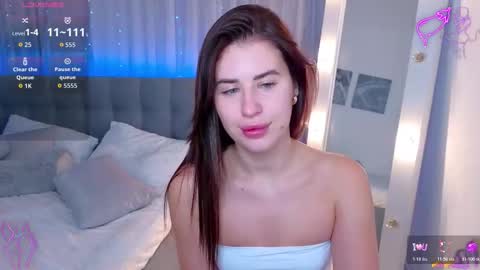 Milana online show from 11/18/25, 09:08