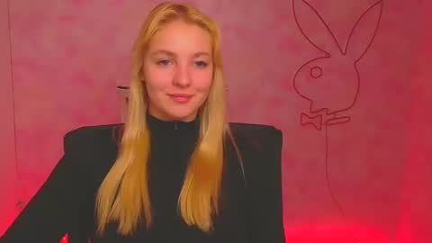 Snapshot of _mila_la_ chatting on 12/03/24, 09:55 Melanie online show from 12/03/24, 09:55