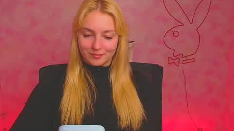 Snapshot of _mila_la_ chatting on 12/05/24, 07:17 Melanie online show from 12/05/24, 07:17