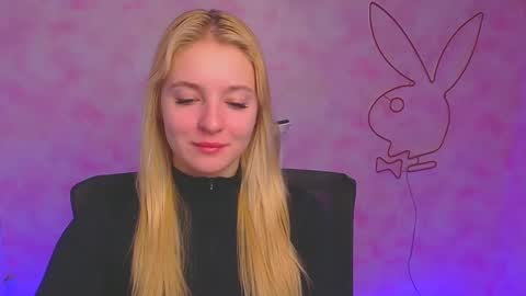 Snapshot of _mila_la_ chatting on 12/14/24, 06:56 Melanie online show from 12/14/24, 06:56