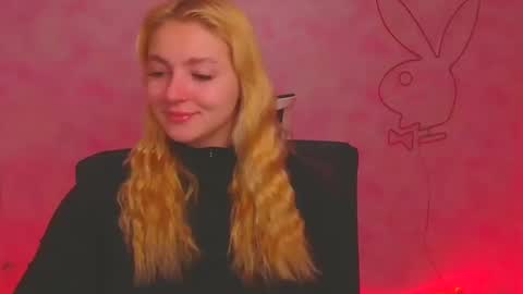 Snapshot of _mila_la_ chatting on 12/17/24, 06:56 Melanie online show from 12/17/24, 06:56