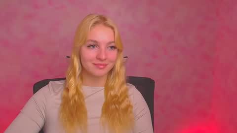 Snapshot of _mila_la_ chatting on 01/03/25, 09:47 Melanie online show from 01/03/25, 09:47