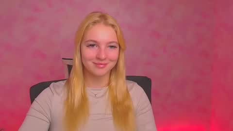 Snapshot of _mila_la_ chatting on 01/04/25, 12:27 Melanie online show from 01/04/25, 12:27