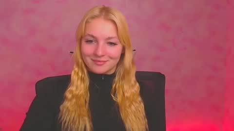 Snapshot of _mila_la_ chatting on 01/05/25, 10:21 Melanie online show from 01/05/25, 10:21