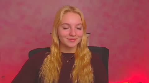 Snapshot of _mila_la_ chatting on 01/10/25, 10:06 Melanie online show from 01/10/25, 10:06