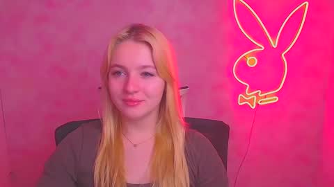 Snapshot of _mila_la_ chatting on 02/11/25, 07:12 Melanie online show from 02/11/25, 07:12