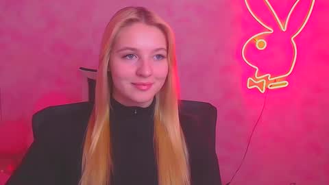 Snapshot of _mila_la_ chatting on 02/20/25, 12:15 Melanie online show from 02/20/25, 12:15