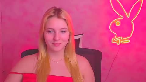 Snapshot of _mila_la_ chatting on 02/28/25, 10:30 Melanie online show from 02/28/25, 10:30