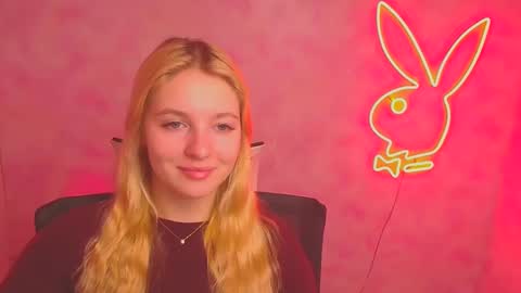 Snapshot of _mila_la_ chatting on 03/04/25, 07:08 Melanie online show from 03/04/25, 07:08