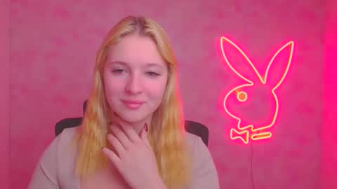 Snapshot of _mila_la_ chatting on 11/03/25, 06:58 Melanie online show from 11/03/25, 06:58