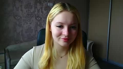 Snapshot of _mila_la_ chatting on 04/30/26, 08:53 Melanie online show from 04/30/26, 08:53