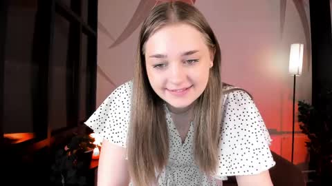_mila_luna_ online show from 05/12/26, 07:38