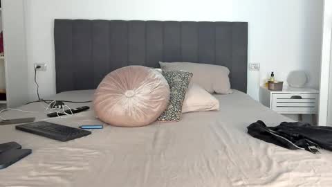 Snapshot of _milagoddess chatting on 03/03/25, 08:32 AstrideVonTeese online show from 03/03/25, 08:32