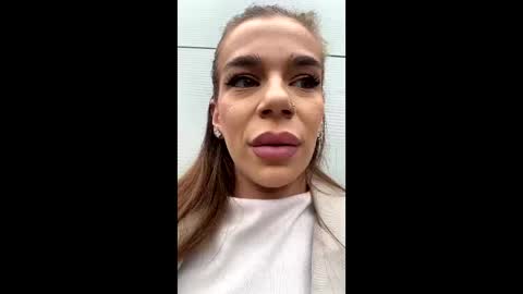 Snapshot of _milagoddess chatting on 09/25/25, 01:26 AstrideVonTeese online show from 09/25/25, 01:26