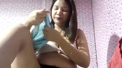 Snapshot of _milkytitsmomxx_ chatting on 12/30/24, 07:32 _milkytitsmomxx_ online show from 12/30/24, 07:32