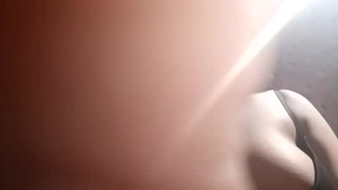 Snapshot of _milkytitsmomxx_ chatting on 03/08/25, 07:20 _milkytitsmomxx_ online show from 03/08/25, 07:20