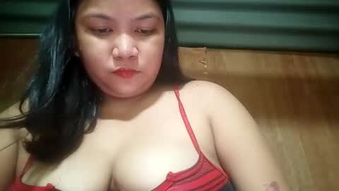 Snapshot of _milkytitsmomxx_ chatting on 05/03/26, 05:30 _milkytitsmomxx_ online show from 05/03/26, 05:30
