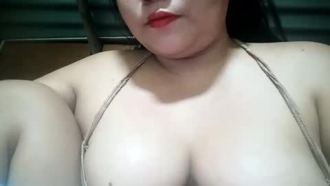 Snapshot of _milkytitsmomxx_ chatting on 05/09/26, 04:56 _milkytitsmomxx_ online show from 05/09/26, 04:56