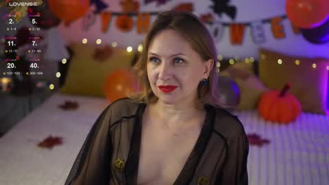 Snapshot of _million_dollarsmile chatting on 10/25/25, 10:23 _million_dollarsmile online show from 10/25/25, 10:23