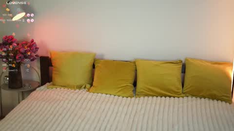 Snapshot of _million_dollarsmile chatting on 11/17/25, 05:13 _million_dollarsmile online show from 11/17/25, 05:13