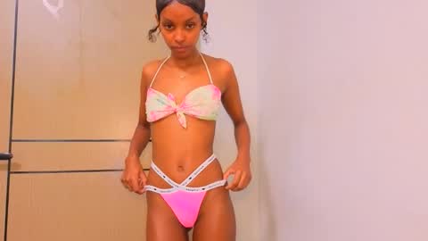 Mimi online show from 04/12/26, 02:27