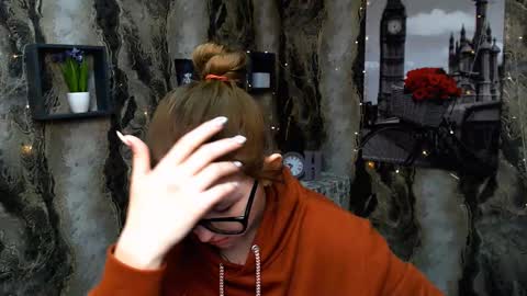 Snapshot of _miraterri_ chatting on 02/19/25, 10:56 Mira online show from 02/19/25, 10:56