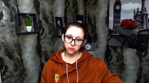 Snapshot of _miraterri_ chatting on 02/20/25, 06:50 Mira online show from 02/20/25, 06:50