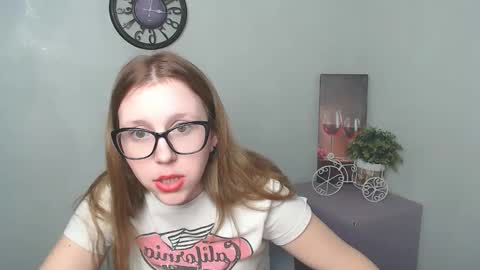 Snapshot of _miraterri_ chatting on 02/24/25, 10:26 Mira online show from 02/24/25, 10:26