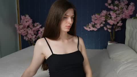 Snapshot of _mirror_girl chatting on 06/30/26, 04:08 Victoria online show from 06/30/26, 04:08
