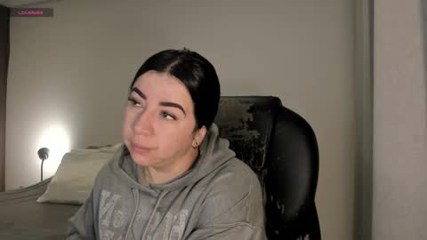 _miss_coco_ online show from 11/26/25, 09:43