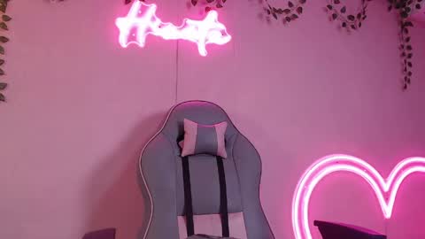 Snapshot of _miss_hinata_ chatting on 04/24/26, 01:24 Hinata 3 online show from 04/24/26, 01:24